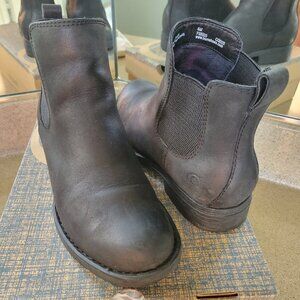 Born Chelsea Boots
